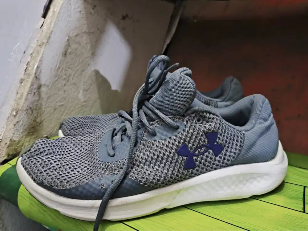 Sepatu olahraga ori pria