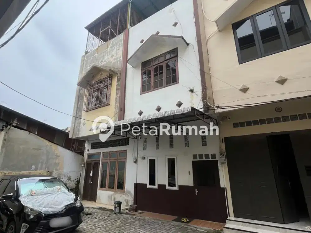 DIJUAL TOWNHOUSE JALAN KL YOS SUDARSO KOMPLEK GLUGUR INDAH - DAERAH BRAYAN (ELVIA)