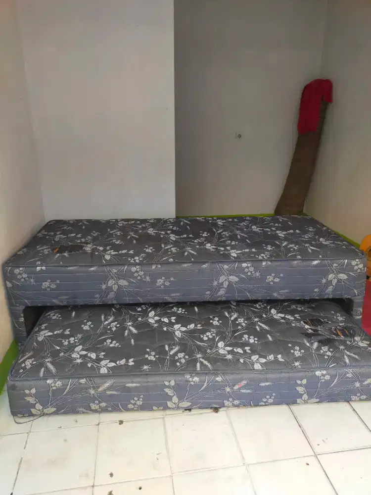 Tempat tidur springbed model sorong (2in1)