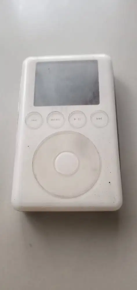 iPod Classic Gen 3- 40 GB Putih Unit Only Apa Adannya (Untested)