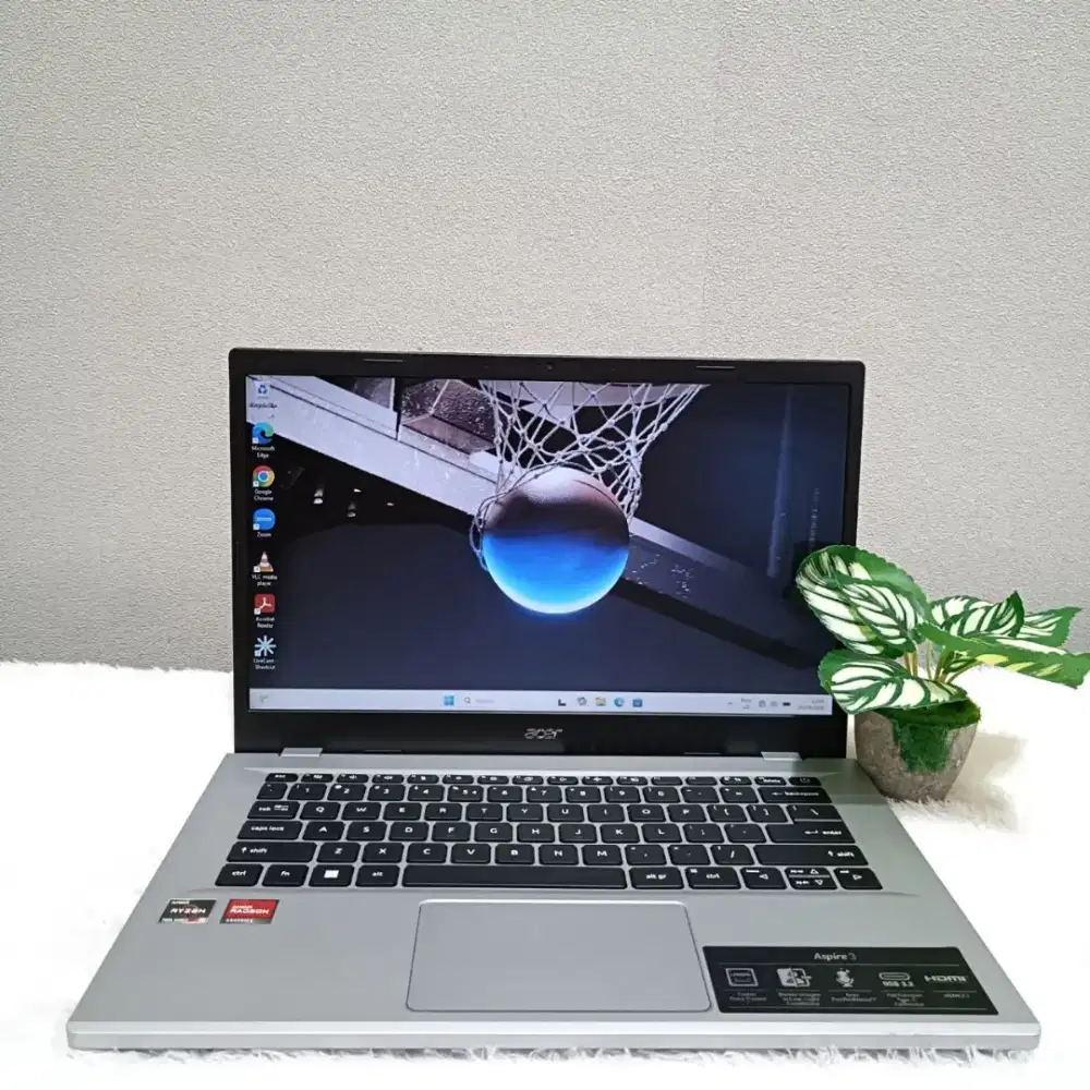 LAPTOP ACER ASPIRE 3 A314 RYZEN 5 7520U RAM 8GB SSD 512GB LAYAR 14.0