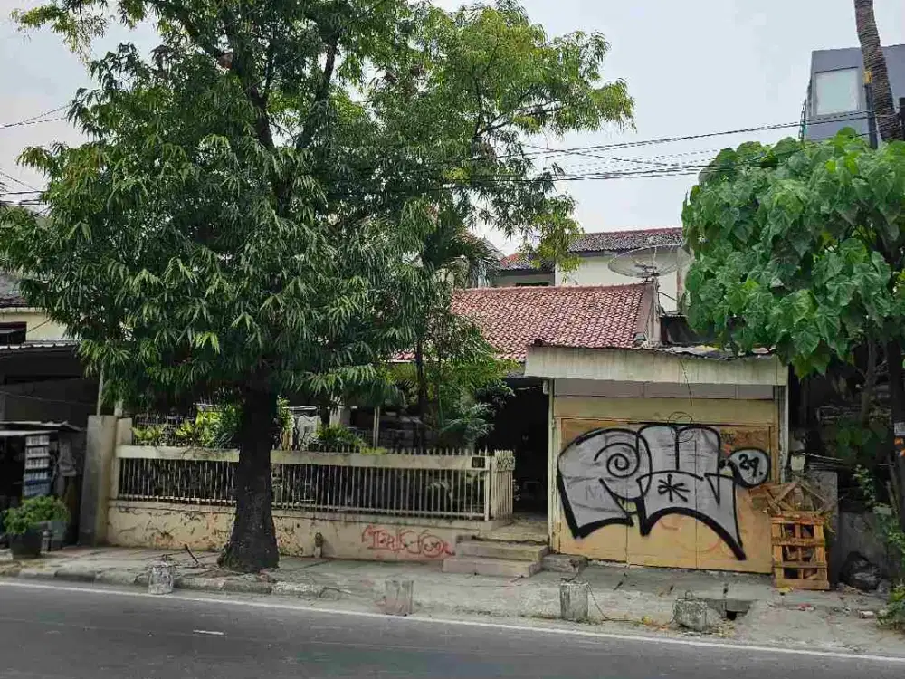 Jual rumah pinggir jalan raya cocok usaha atau kantor dkt mrt blok A kebyoran Baru Jaksel