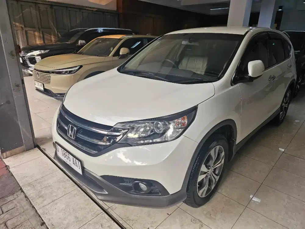 Honda crv 2.4 at 2013 putih, km 133rb, terawat skl, service recore