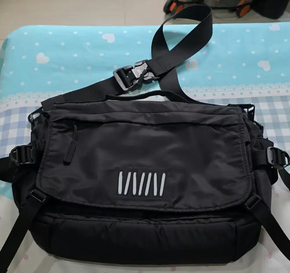 Di Jual Tas Selempang Pria merk WN Messenger. KEREN.