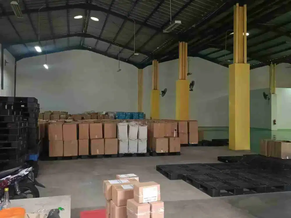 DISEWAKAN GUDANG TAMAN TEKNO BSD POSISI HOEK SIAP PAKAI LOKASI STRATEGIS DAN RAMAI