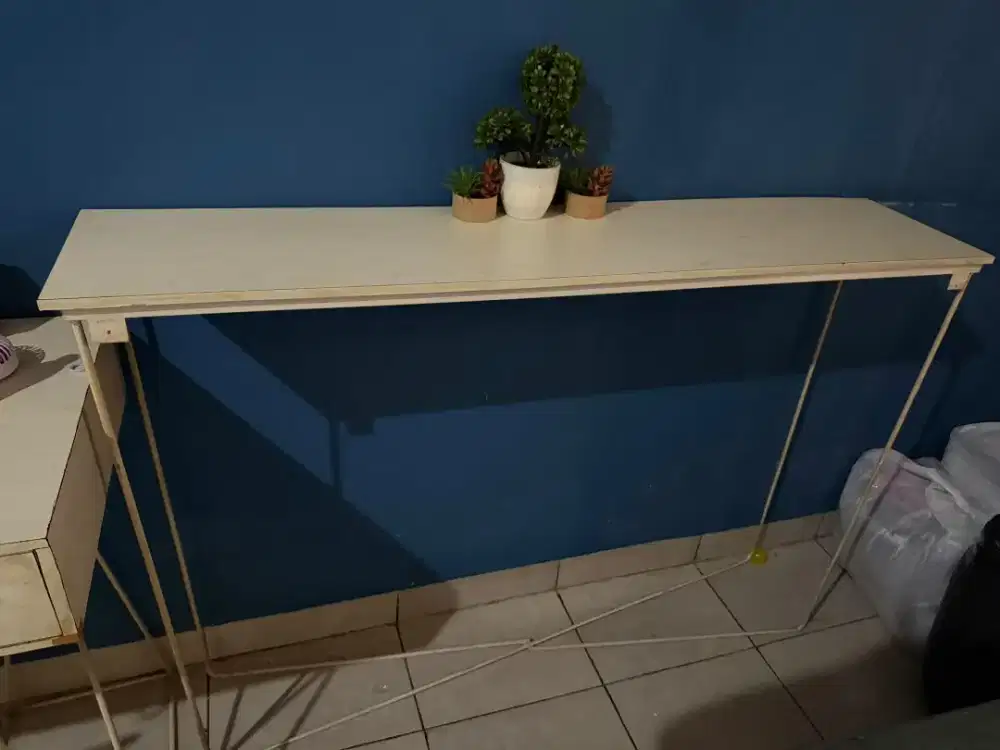 Dijual Meja hias bekas