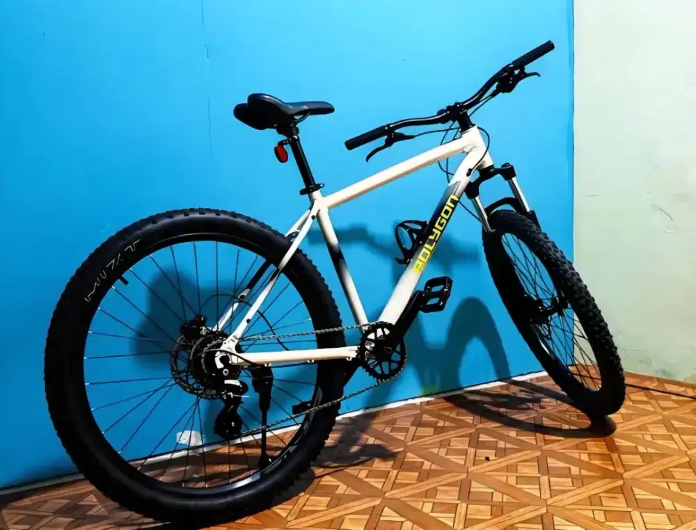 jual BU sepedah mtb polygon pemakaian 2 bulan no minus