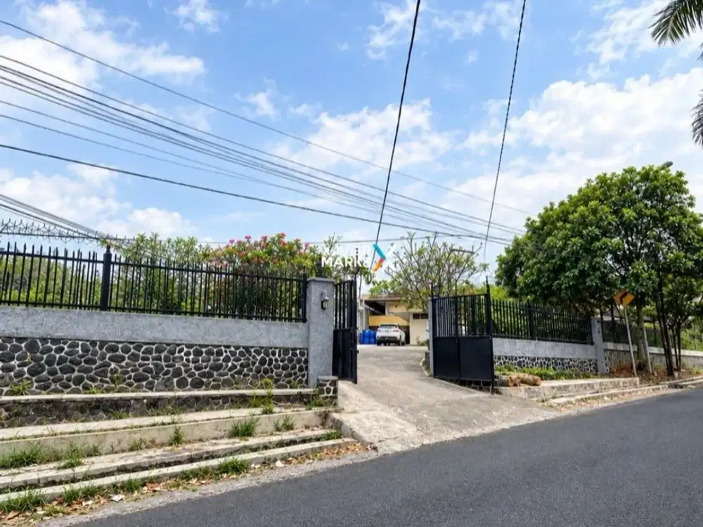 Dijual villa vintage kokoh  nyaman SHM di dekat balaikota, Songgokerto, Batu Malang