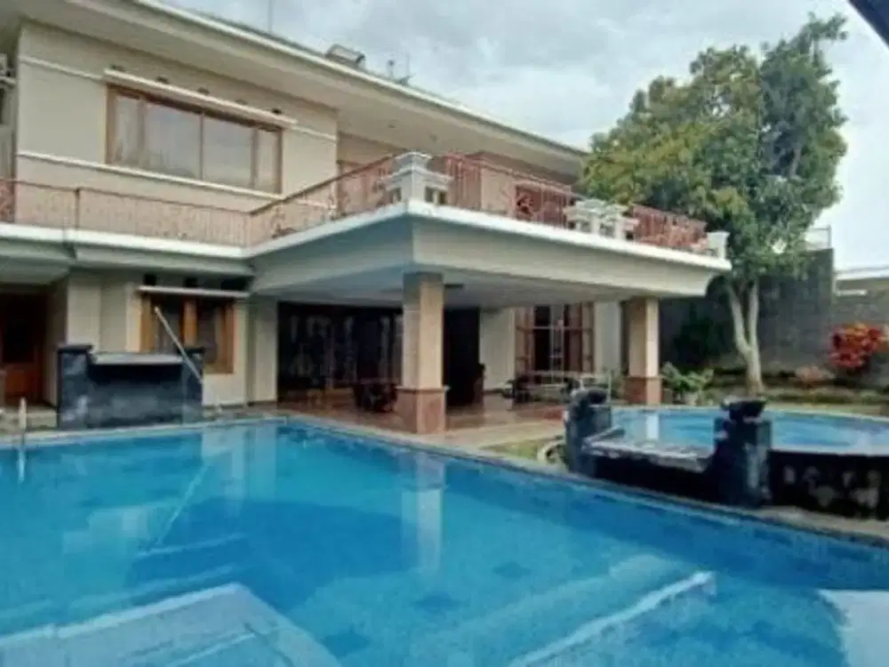 Rumah Lux Area Setiabudi Siap Huni Kolam Renang Pribadi