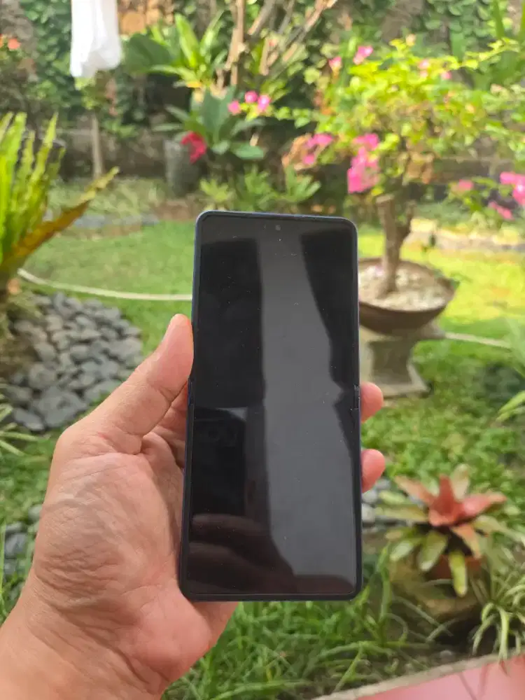 Hp samsung galaxy z flip 7 (matot tdk bs mengisi daya)