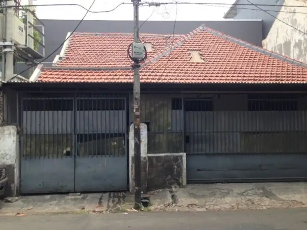 Rumah SHM Hadap Barat Unfurnish Lokasi Strategis di Cideng Jakarta Pusat