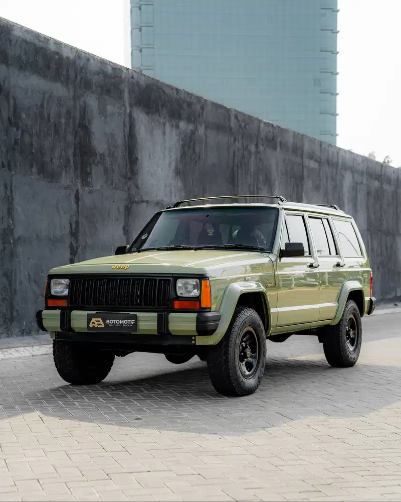 Jeep Cherokee XJ Limited 4.0L High Output 4x4 AT 1996