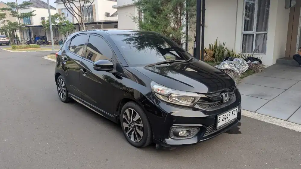 Brio RS AT Black tangan pertama