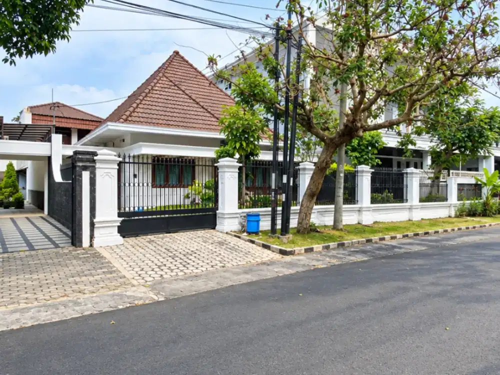 Rumah Mewah di Kawasan Premium Taman Slamet Malang.MLG00187