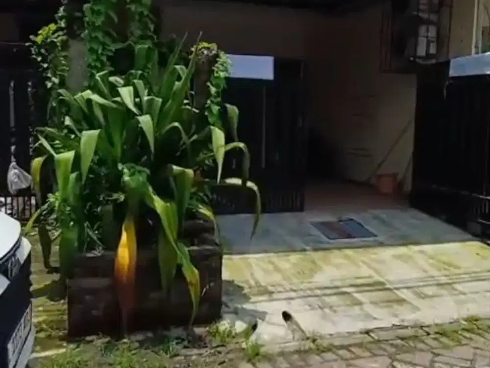 Dijual rumah second Sebagian untuk rumah Sebagian untuk Gudang Perum Ikip dekat UPN