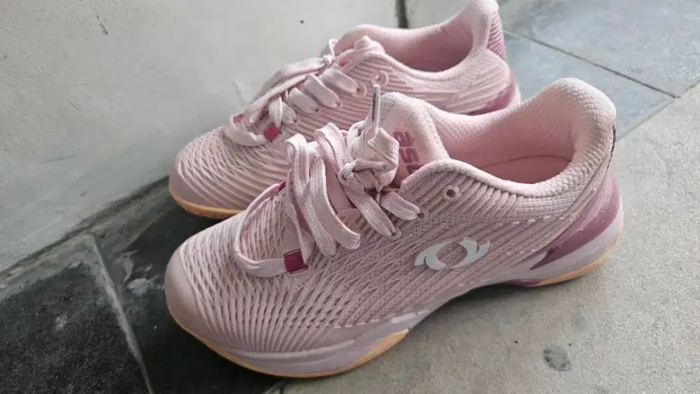 Jual sepatu badminton new