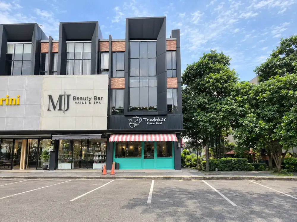 DISEWAKAN! Ruko Ex Resto posisi hook di kawasan kuliner kompleks ruko Woodlake Alam Sutera dekat univ BINUS, resto TWO BLOCK, HUASAN, SUN YOGA