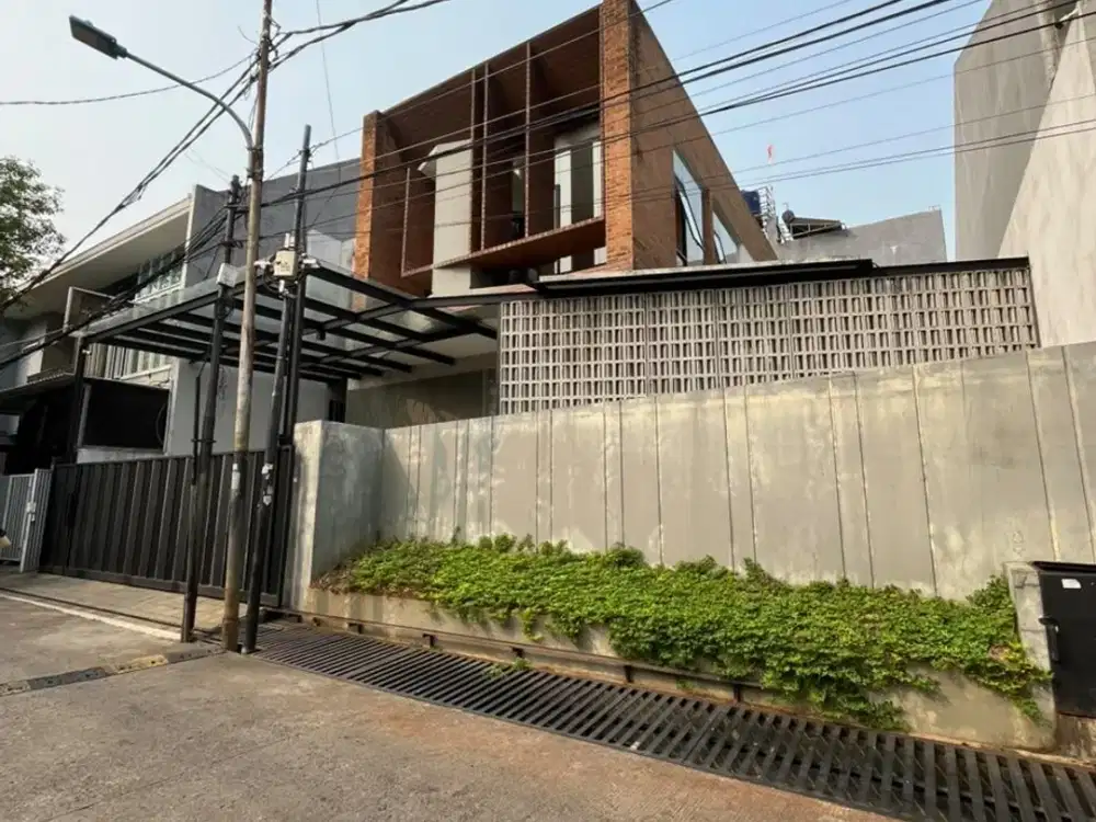 RUMAH DI JUAL  DI KEBAYORAN BARU KONSEP INDUSTRIAL MODERN MINIMALIS  JL PULO RAYA  KEBAYORAN BARU JAKARTA SELATAN