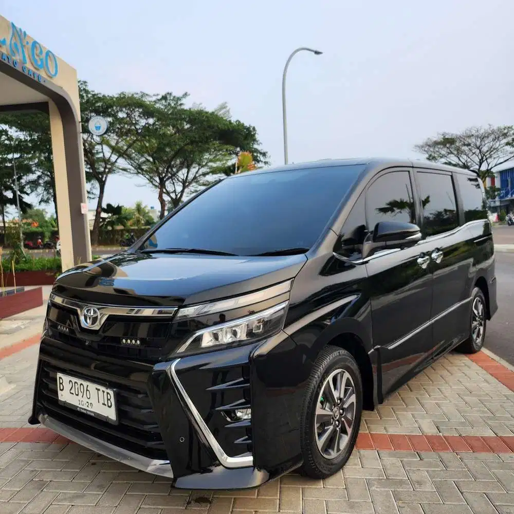 Toyota Voxy 2019 Bensin AT camera 360! Like New!