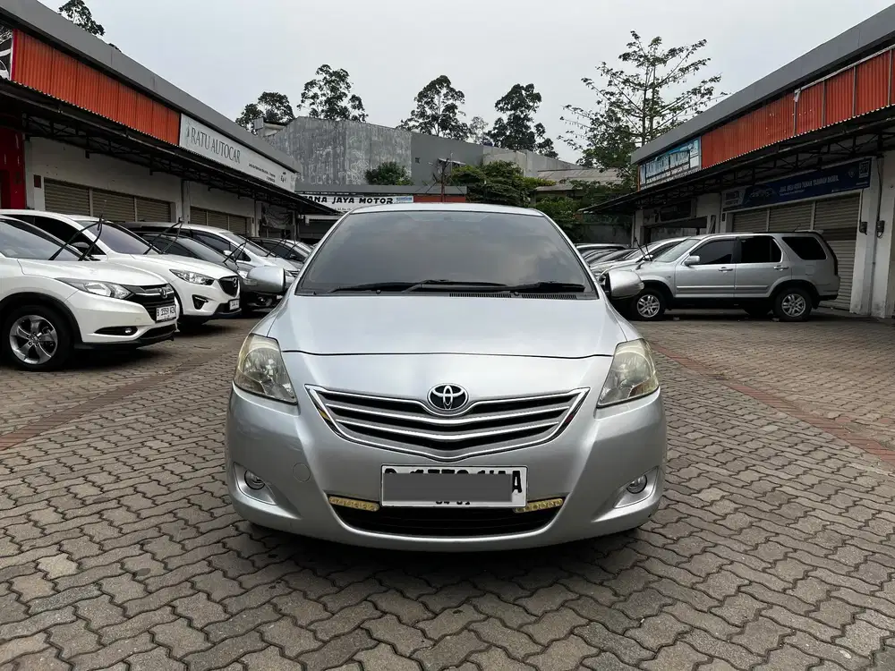 15JT VIOS G MT 2011 FACELIFT SILVER EDITION RARE !!