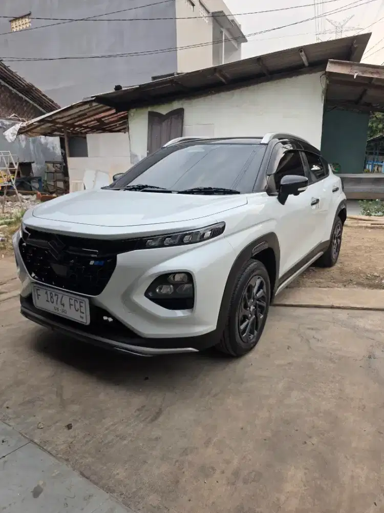 Suzuki Fronx SGX 2 tone 2025 KM 4000