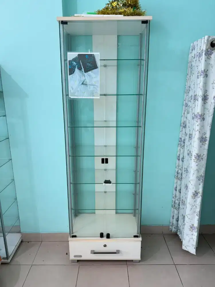 Preloved Lemari kayu kaca take All