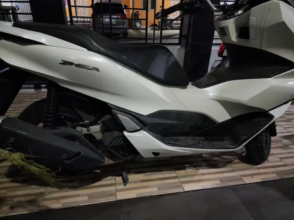 Jual motor honda PCX tahun 2022