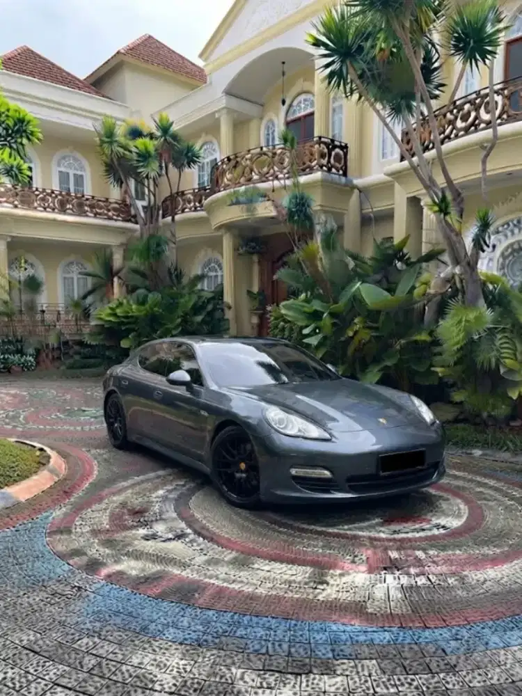 Porsche Panamera
4.8L TURBO (Top Grade)