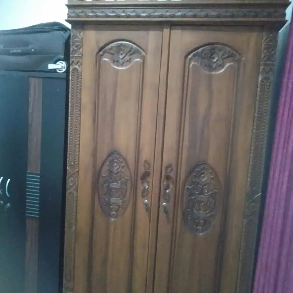 Dijual Cepat Lemari 2 pintu, Dipan 140x200, bufet 1 laci 1 pintu