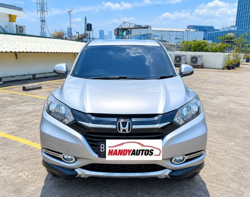 Honda HRV E 2017 Automatic Abu-abu Bulan Metalik