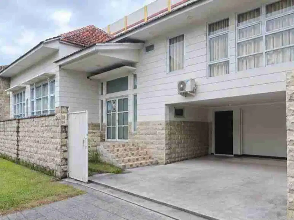 WIYUNG PERMAI Siap Huni ‼Jual Rumah Row Jalan 3 Mobil