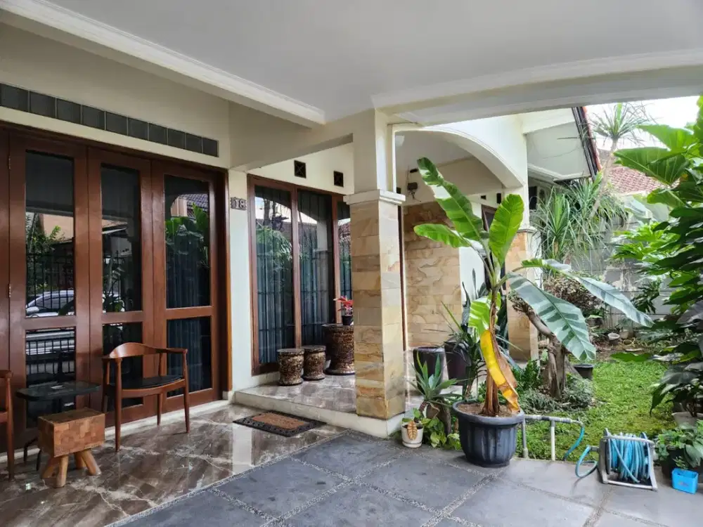 Rumah lux di komplek dekat Batununggal Suryalya Regol LEN Tol Buahbatu Moh Toha
