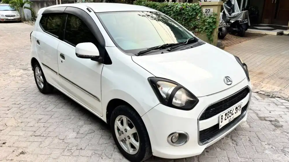 Dijual Daihatsu Ayla Matic 2015 84jt