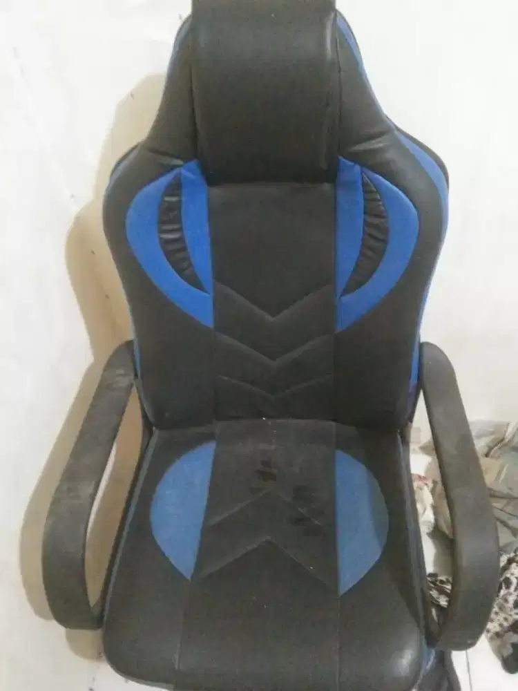Kursi gaming BU