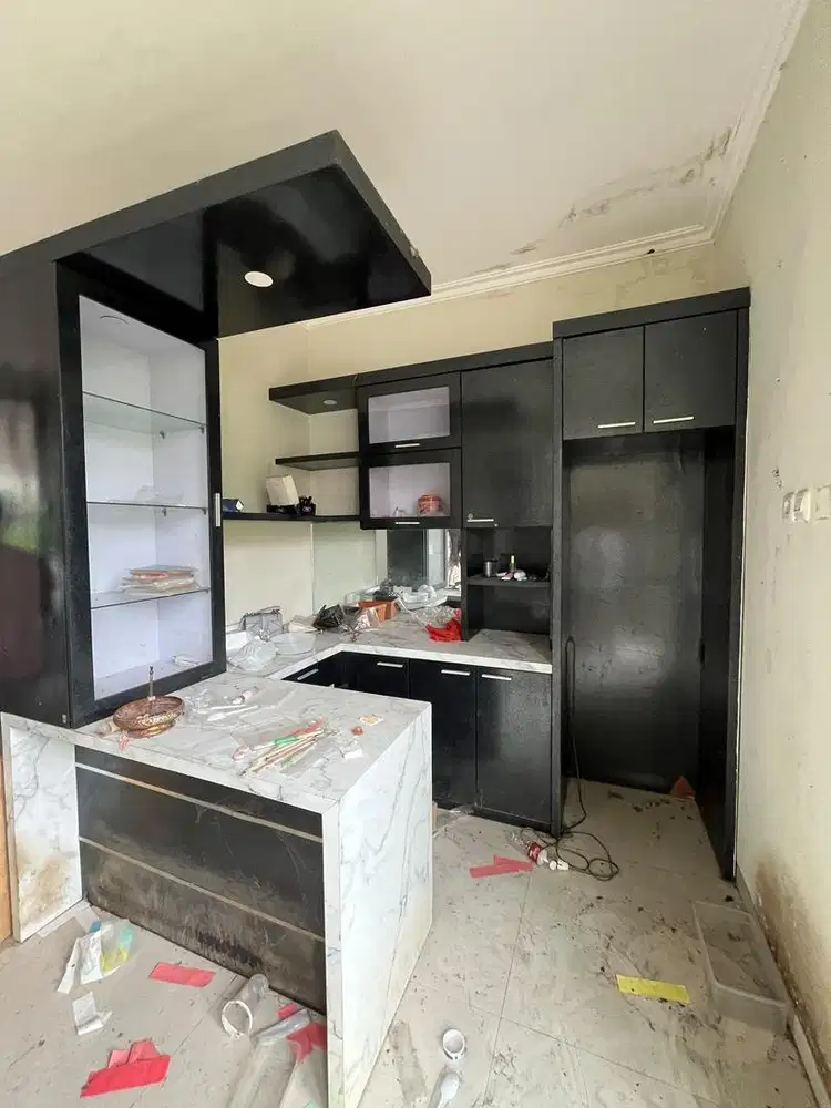 Kitchen set lemari