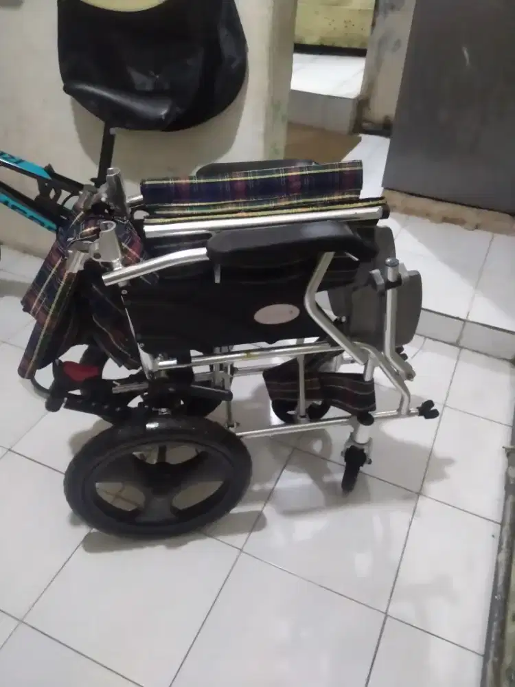 kursi roda travel alminium anti karat