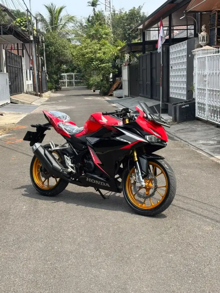Honda CBR 150 R 2021
