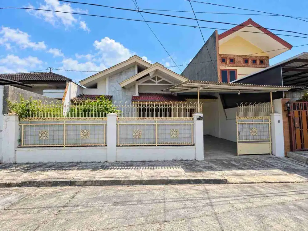 rumah lama tengah kota solobaru luas tanah 200meter