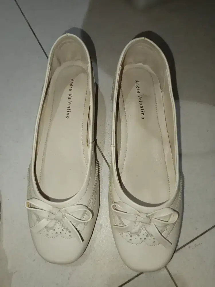 FLAT SHOES WANITA merk ANDRE VALENTINO