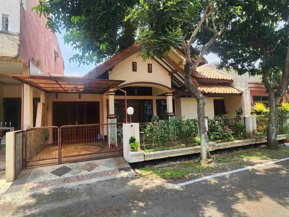 Murah, Rumah Trunojoyo Banyumanik Semarang Dijual Cepat