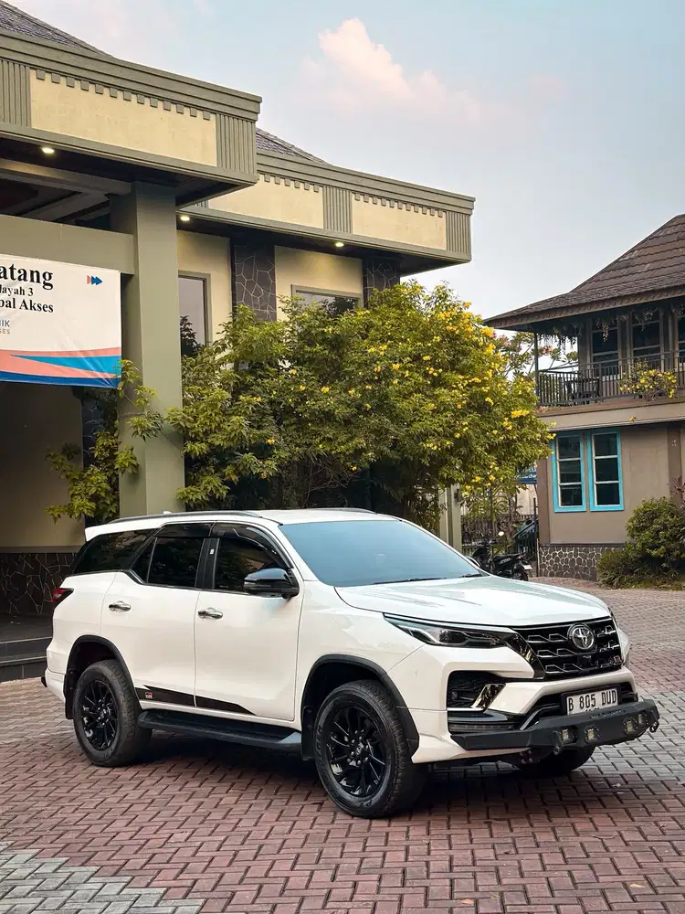 FORTUNER 2.8 GR SPORT 2023 (dp 3jt)