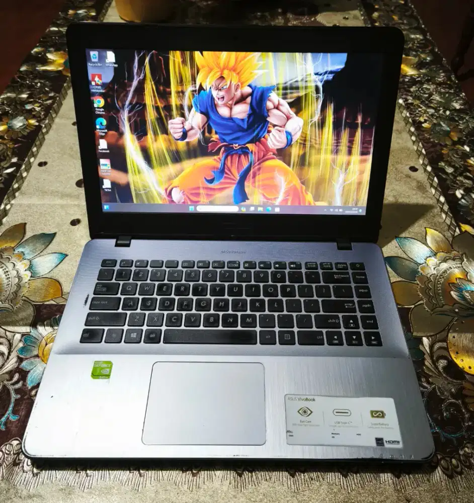 Asus vivobook core i7 gen 8 Dual vga