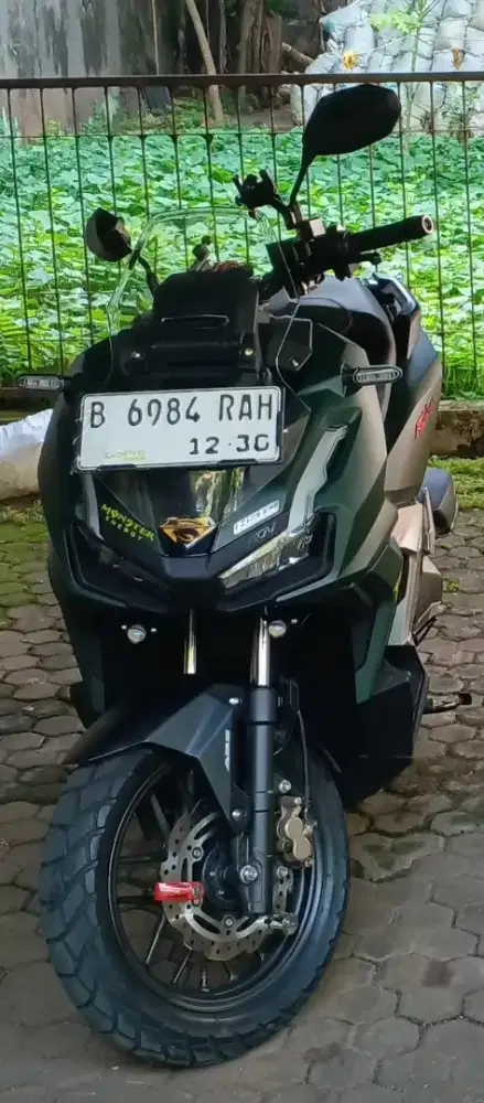 DIJUAL / OPER KREDIT HONDA ADV160 – TAHUN 2025