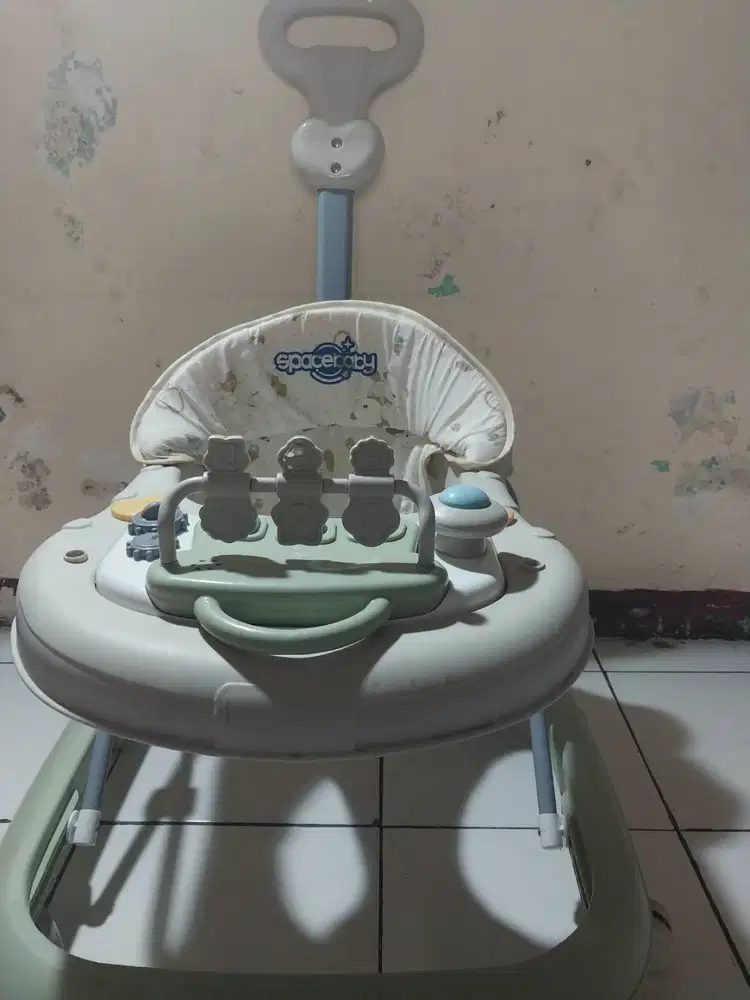 DIJUAL CEPAT BABY WALKER DG KONDISI SANGAT BAGUS