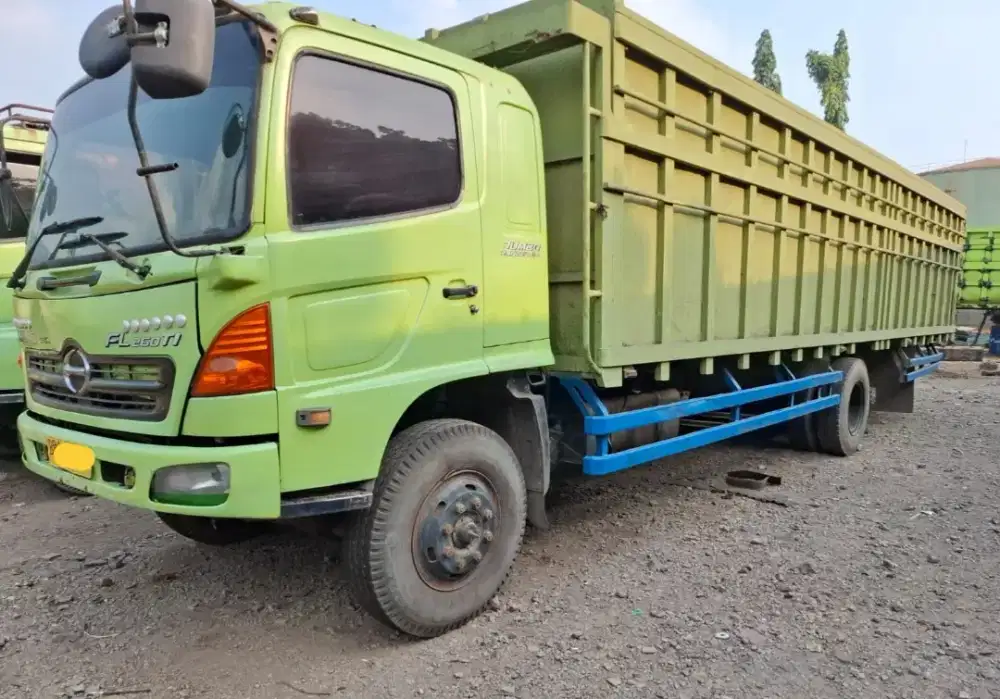 HINO FL 260 JW 6x2 2013 TRONTON