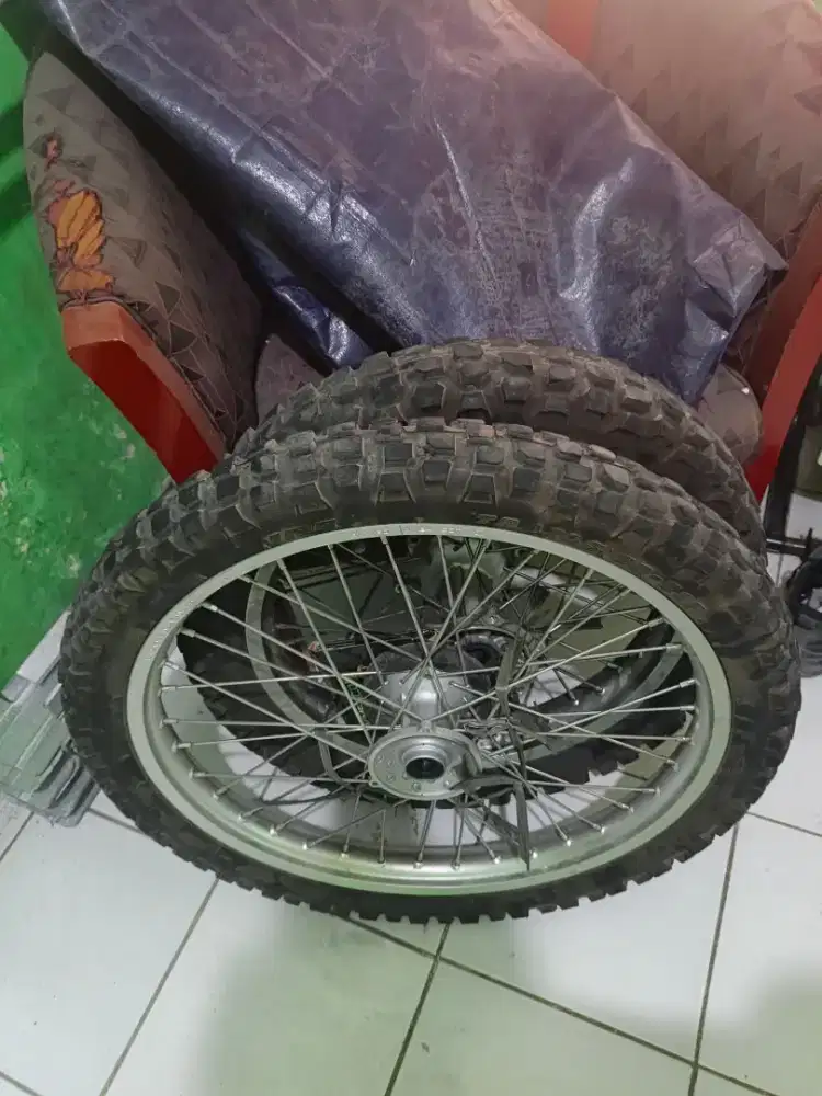 knalpot dan velg fulsett WR ori