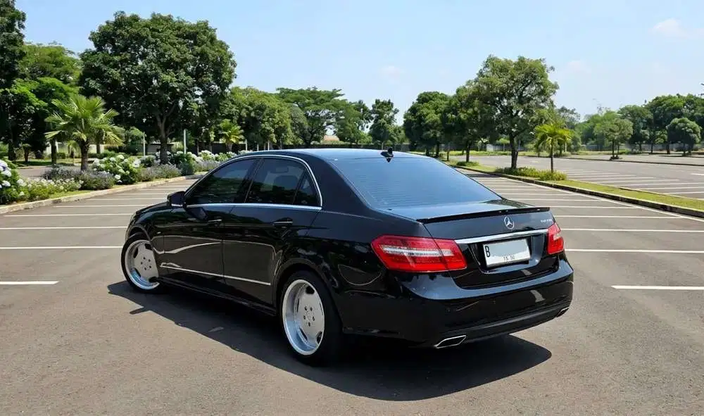 Mercedes-Benz E250 2010 Bensin
