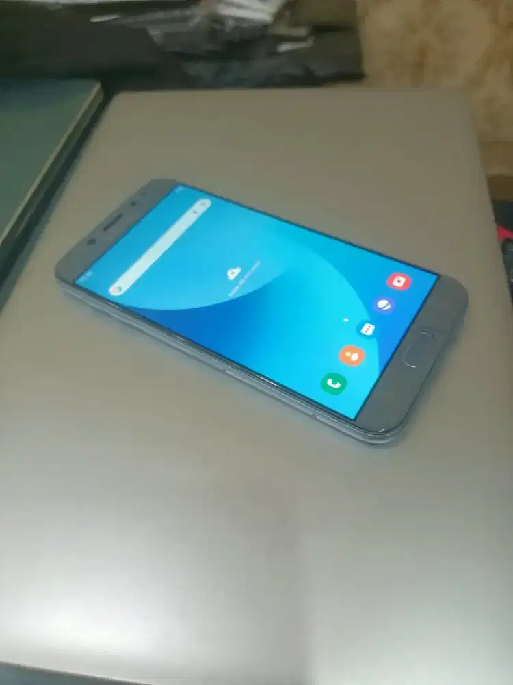 Samsung j7 pro ram 3/32  Nfc normal semua nya ori smua unit cas
