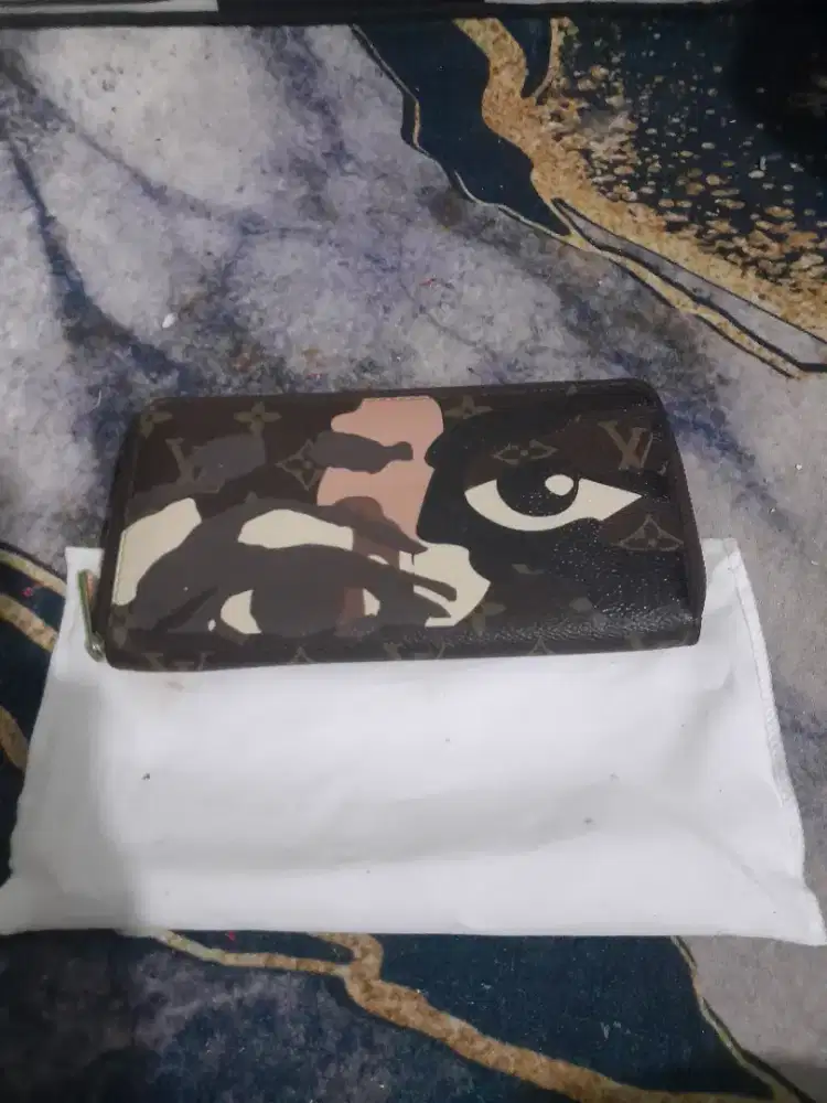 Dompet Lv coklat