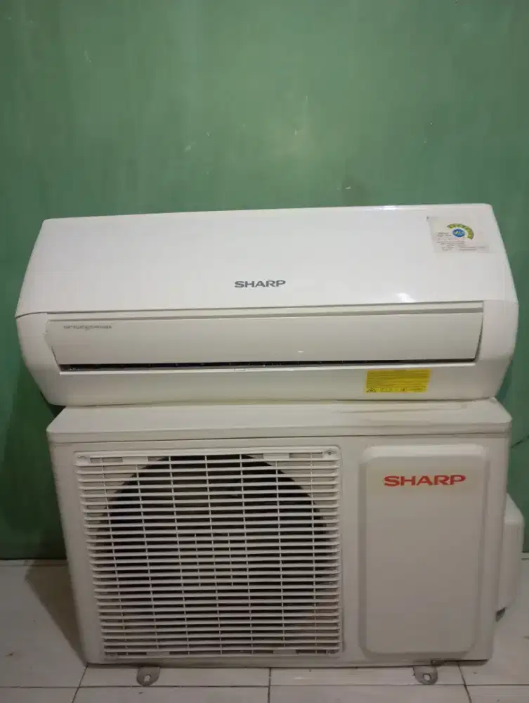 Dijual AC second merk Sharp 1/2 PK